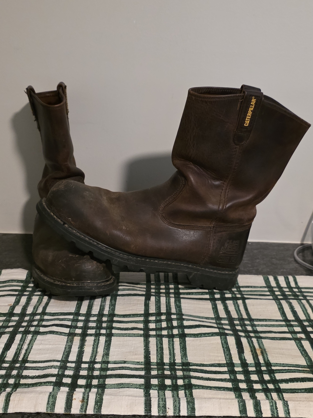 Caterpillar Men's Revolver Steel Toe Work Boots (Model P89516) PULL ON